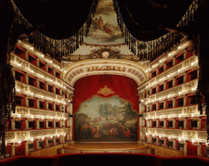 Das Teatro San Carlo in Neapel - Zuschauerraum/OBA