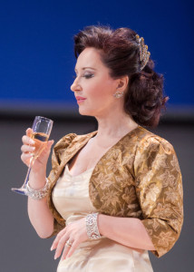 Elena Moşuc in "La Traviata" in Las Palmas de G. Canaria/c. Nacho González ACO 2014