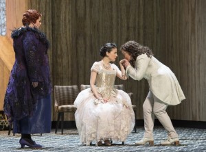 Glyndebourne Festival 2014: "Der Rosenkavalier" mit Marianne Leitmetzerin (Miranda Keys), Sophie (Teodora Gheorghiu) and Octavian (Tara Erraught). © Bill Cooper.