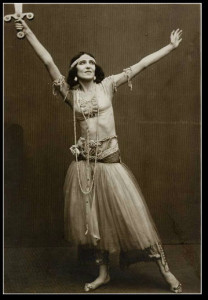 "La Nave": Ida Rubinstein als balilola in dem Film von 1921