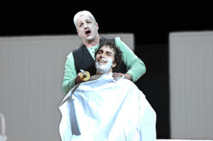  Thomas Volle als Nureddin in Cornelius’  Oper „Der Barbier von Bagdad“/  Landestheater Coburg/   © Andrea Kremper