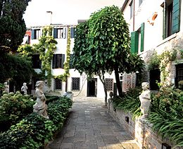 Palazzo Bru Zane: Garten im Innenhof/ PBZ