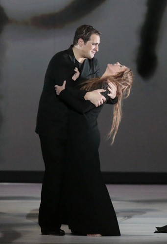 Riccardo Massi: Rollendebüt als Des Grieux, Bolshoi-Theater Moskau, Oktober 2016, mit Ainhoa Arteta als Manon. Foto: Damir Yusupov/ Bolshoi Theatre