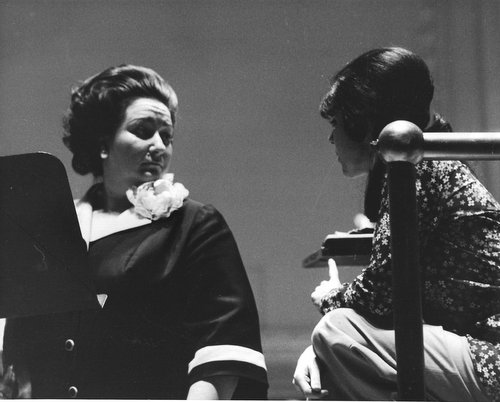 Eve Queler mit Montserrat Caballé bei "Gemma di Vergy"/ Foto Queler