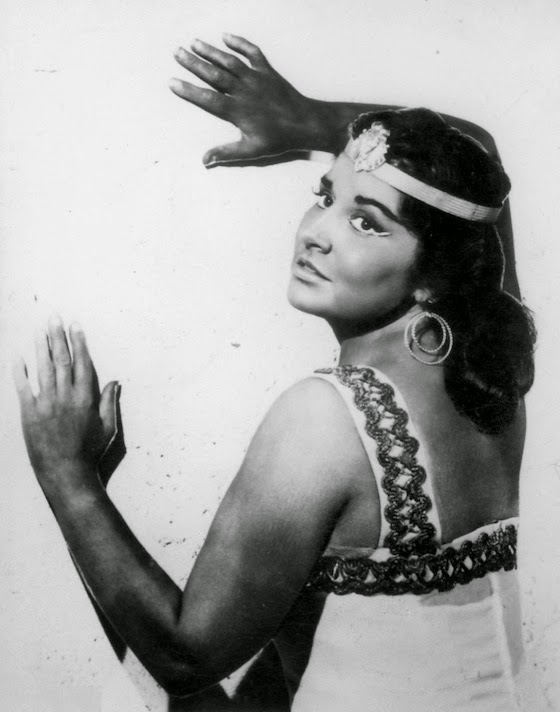 lucine-amara-opera-lounge
